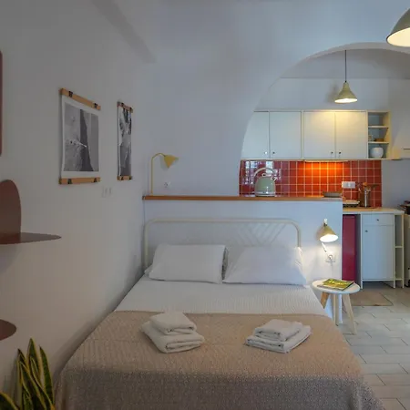 Arodou And Apartment *