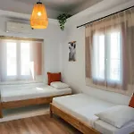 Apartament Arodou And *